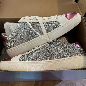 Skechers Street Light Catchers